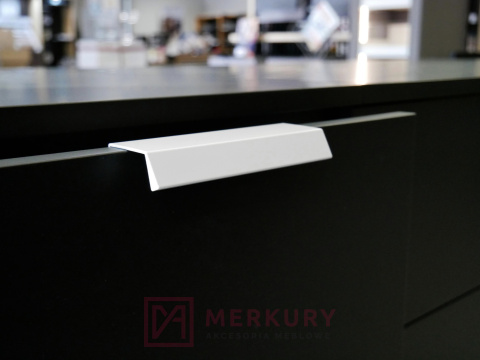 Uchwyt krawędziowy UA09, biały mat, 96/116mm MERKURY Akcesoria Meblowe Uchwyt krawędziowy UA09, biały mat, 96/116mm MERKURY Akcesoria Meblowe