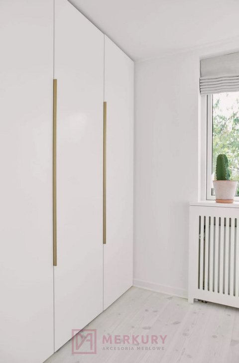 Uchwyt krawędziowy EDGE STRAIGHT złoty szczotkowany L-600mm MERKURY Akcesoria Meblowe Uchwyt krawędziowy EDGE STRAIGHT złoty szczotkowany L-600mm MERKURY Akcesoria Meblowe