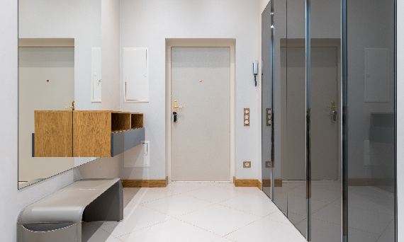 Organizacja szafy w przedpokoju - jak ją zaprojektować?